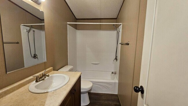 Building Photo - 2201 S Anna St