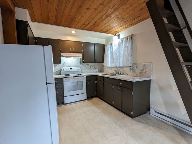 Building Photo - Fantastic 2-Bedroom, 1-Bath Home In E. Ama...