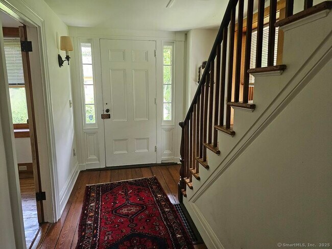 Building Photo - 33 Wildwood Ave