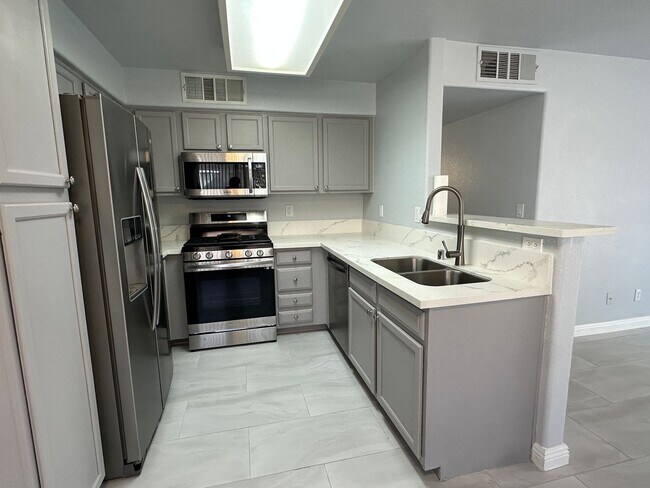 Building Photo - Las Vegas 2 bedroom condo for rent.