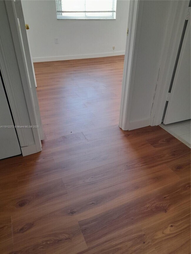 Building Photo - 551 NW 82nd Ave