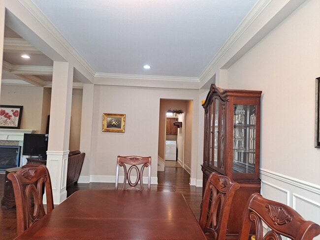 Building Photo - 12170 Inglecrest Ln