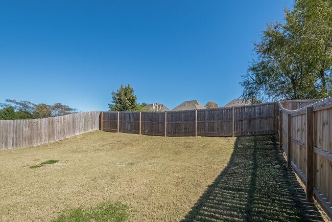 Building Photo - 7892 Ridgedale Dr