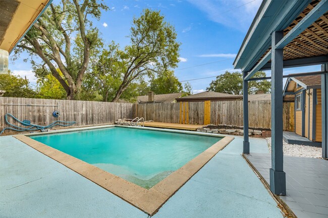 Building Photo - 9806 Sagebark Dr