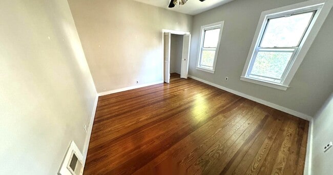 Building Photo - 14 Dow St