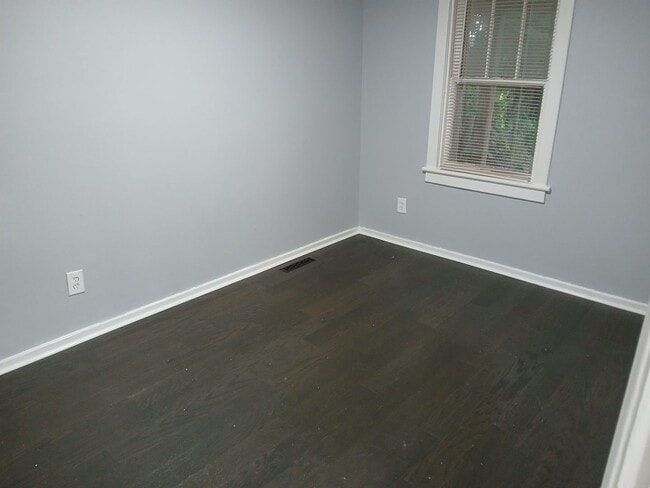 Building Photo - 8 Mangam St