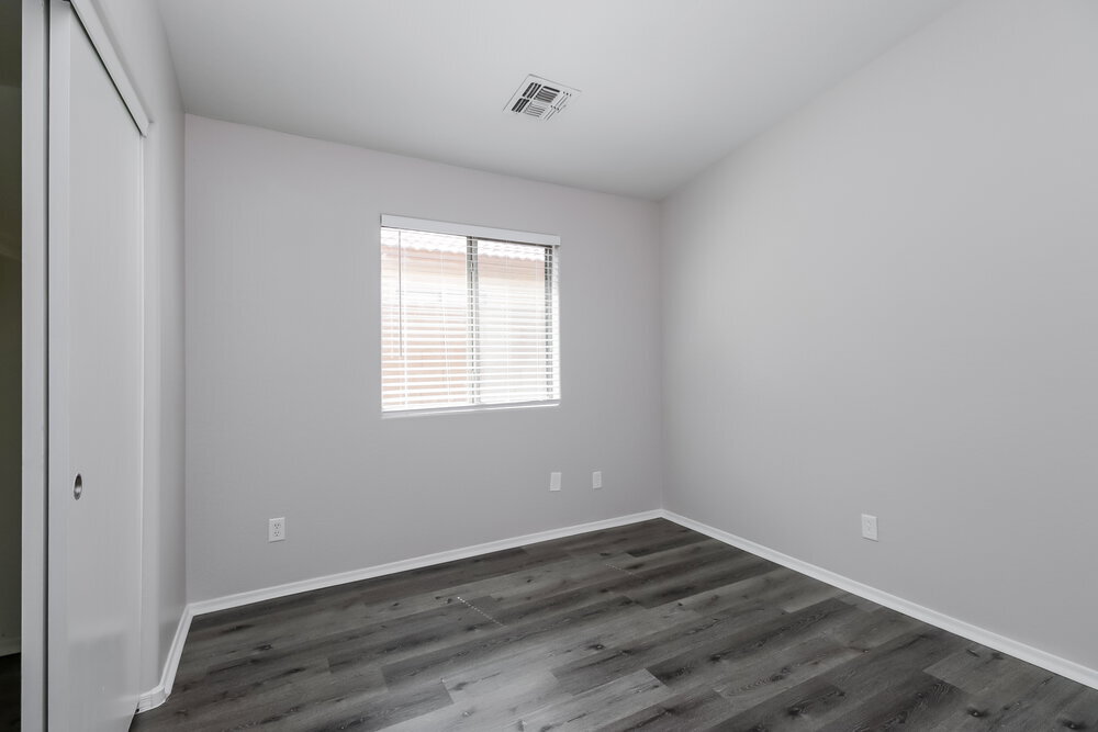 Building Photo - 5727 S 17th Ave