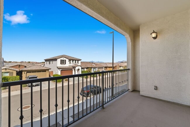 Building Photo - ** Like new Luxurious Modern townhome with 2 Master Suits in Warner Meadows**