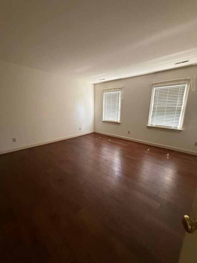 Building Photo - 4761 Bristol Cir