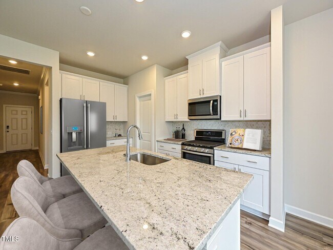 Building Photo - 483 White Birch Ln