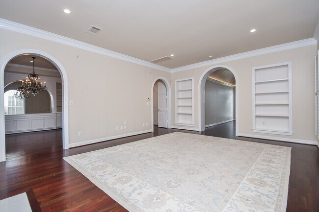 Building Photo - 2124 Nantucket Dr