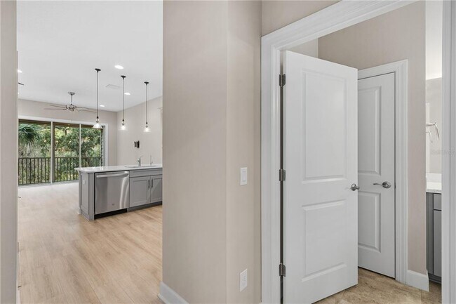 Building Photo - 3167 Moorings Dr S