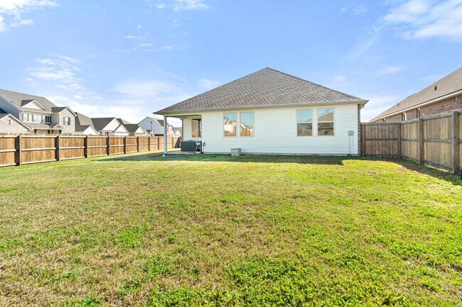Building Photo - 5206 Summer Pecan Rd