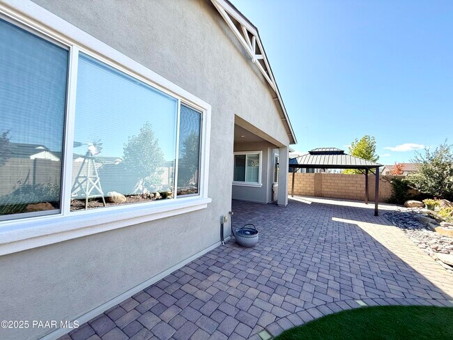 Building Photo - 6832 Claret Dr