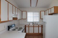 Building Photo - Midvale Townhomes in Janesville with Priva...