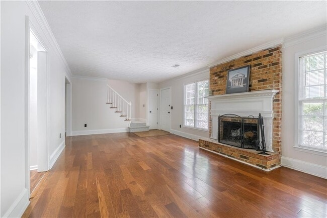 Building Photo - 61 Powers Ferry Rd