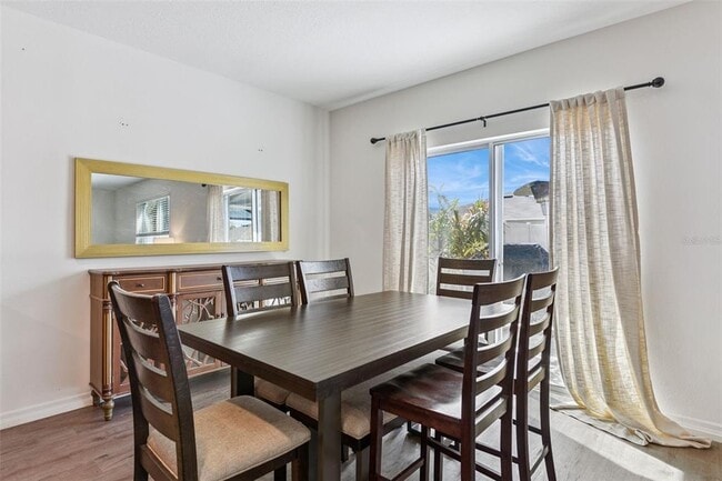 Building Photo - 1422 Fox Squirrel Dr