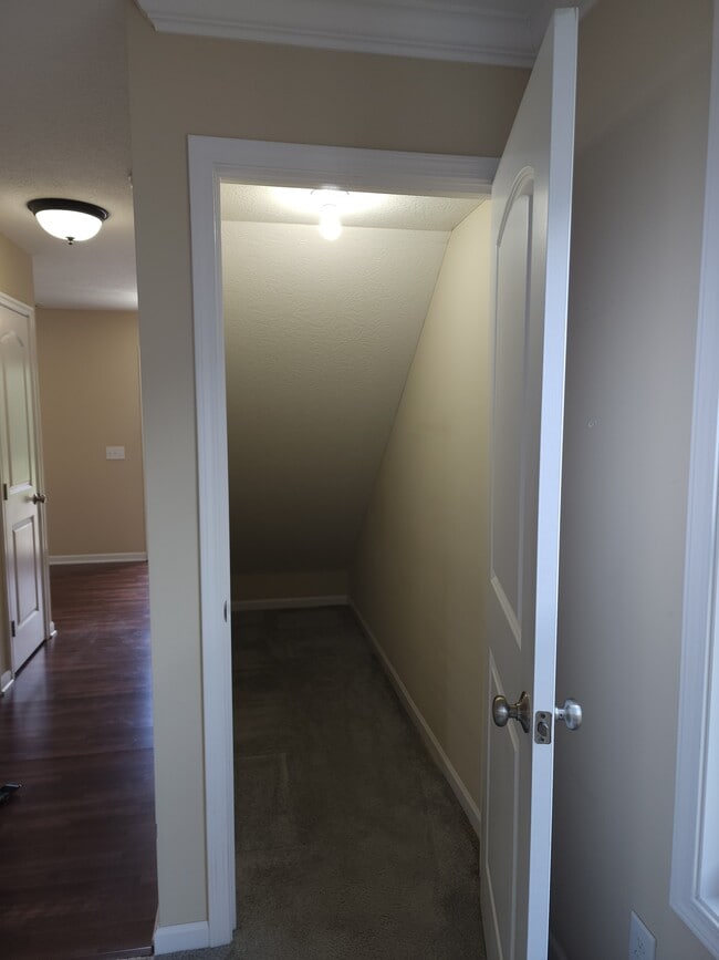Building Photo - 9301 Cliff Springs Trail