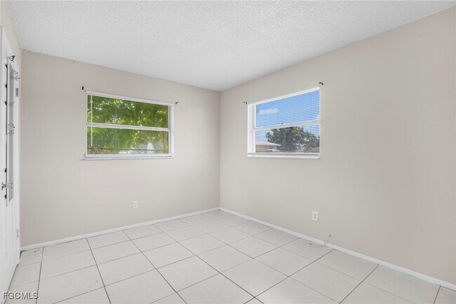 Building Photo - 3660 Seminole Ave