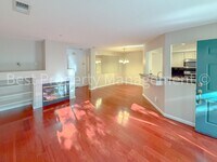 Building Photo - San Jose Townhome Near Levi Stadium