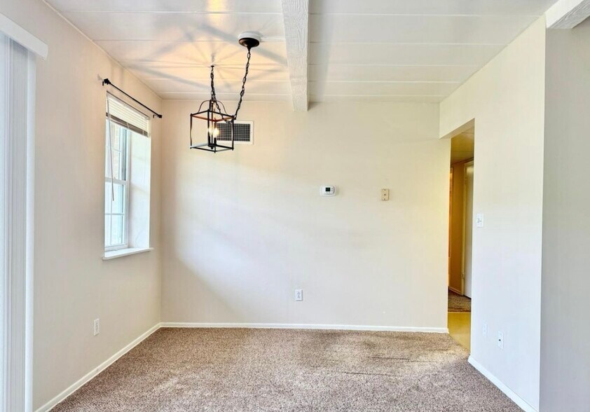 Building Photo - 12918 N Cresap St