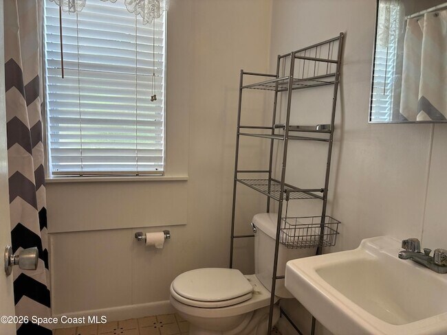 Building Photo - 803 Rockledge Dr