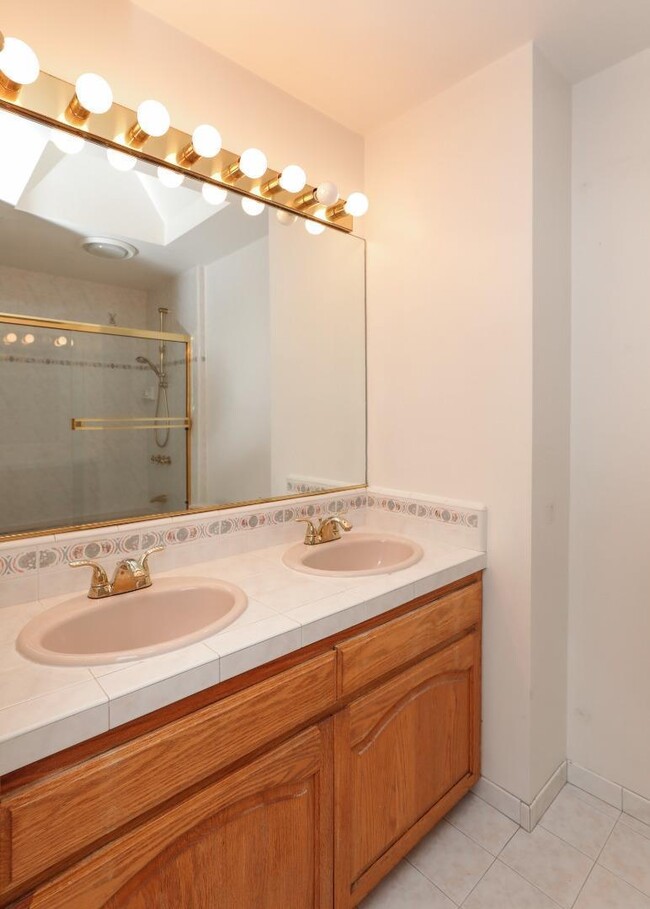 Building Photo - 12283 Woodside Dr
