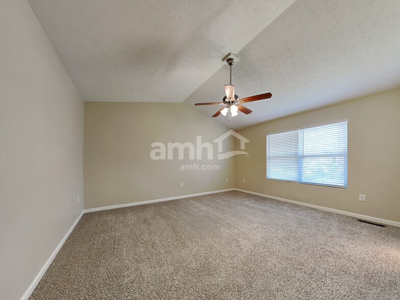 Building Photo - 9766 Soaring Breezes