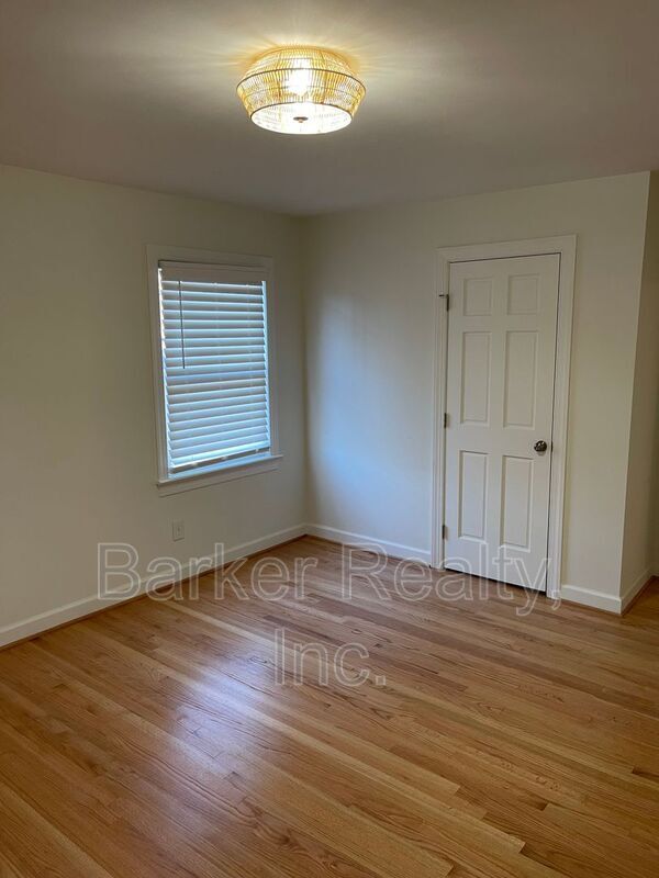 Building Photo - 1008 Deerfield Rd