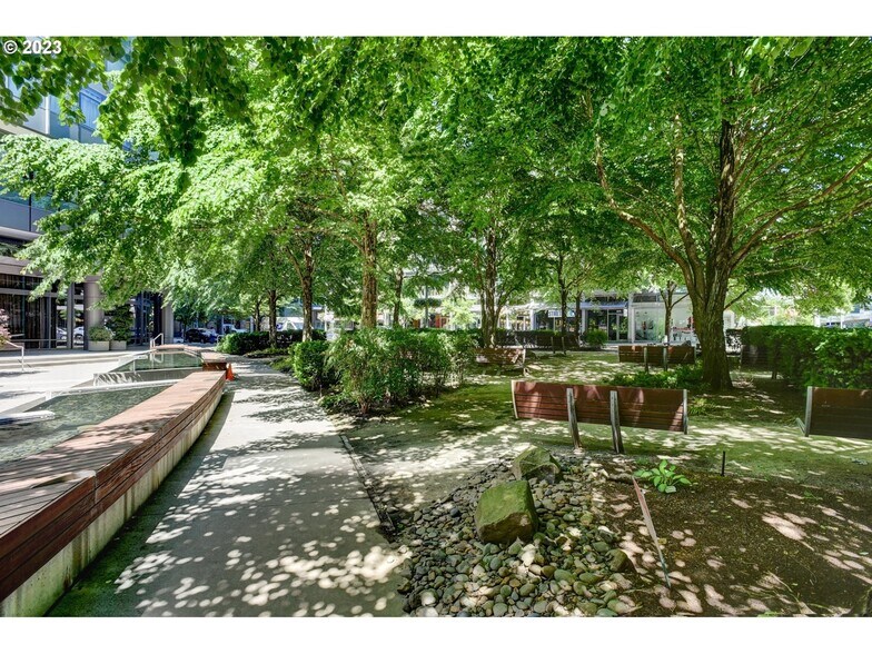 Building Photo - 3601 sw river parkway