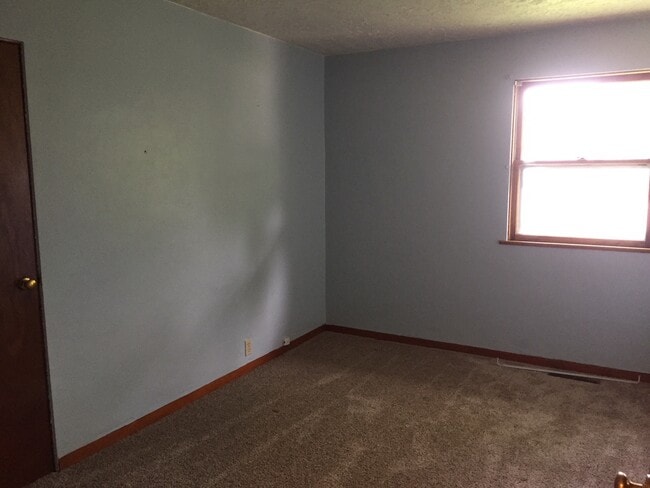 Building Photo - Adorable 2 bedroom 1 bathroom located on the Boise Bench.