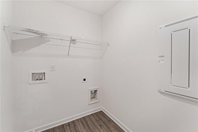 Building Photo - 649 Isom Walk