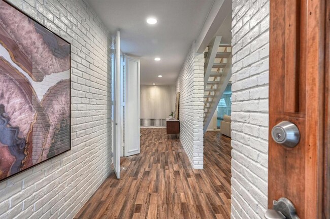 Building Photo - 5407 John Dreaper Dr