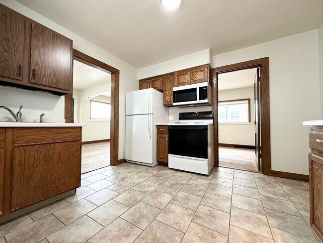 Building Photo - 1824 22nd St