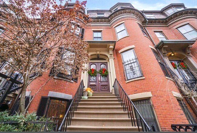 Primary Photo - 163 W Newton St