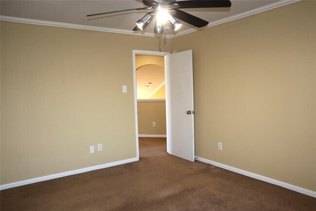 Building Photo - 11735 Rolling Stream Dr