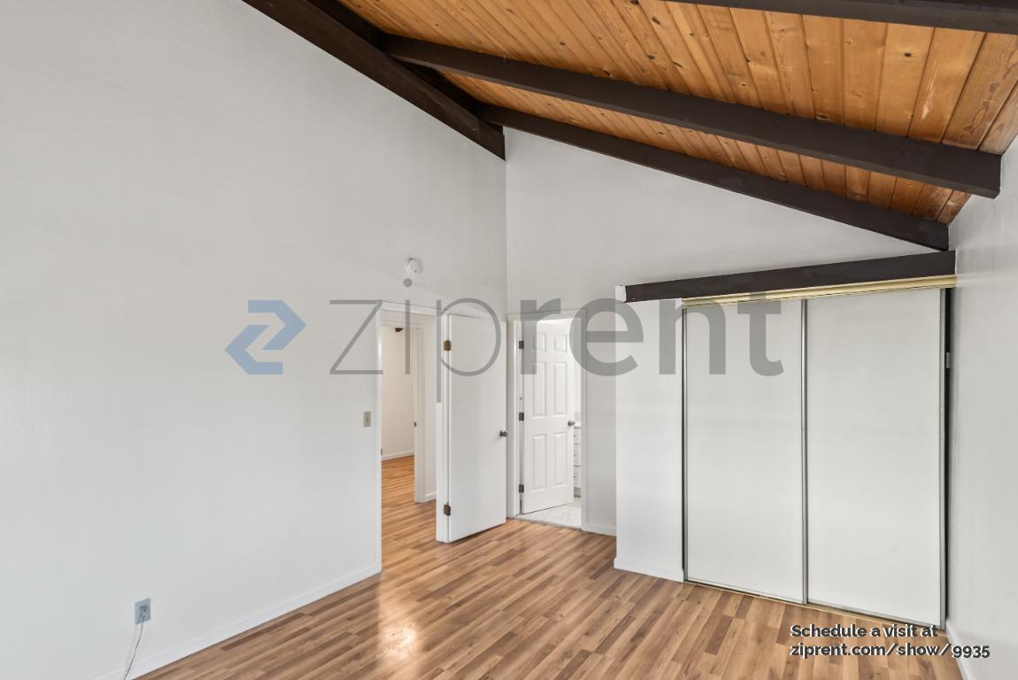 Building Photo - 10806 Hubbard Way