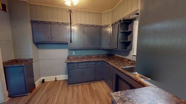 Building Photo - 244 Elmwood Dr