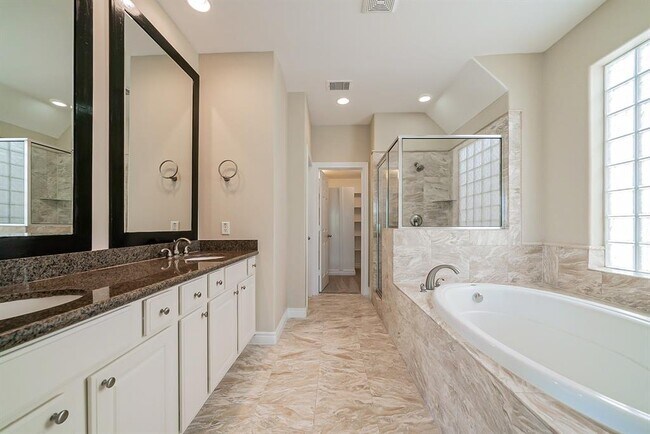 Building Photo - 9103 Harbor Hills Dr