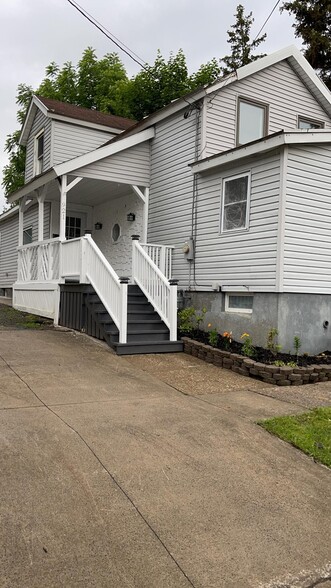 Building Photo - 921 Cherry St