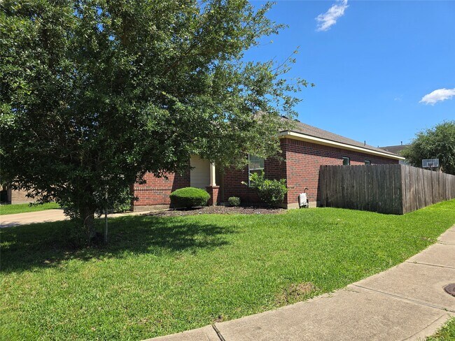 Building Photo - 19435 Mystic Cypress Dr
