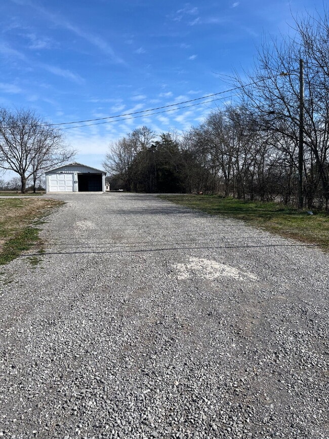 Building Photo - 9155 Concord Rd