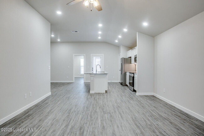 Building Photo - 10518 Abbeville Ave