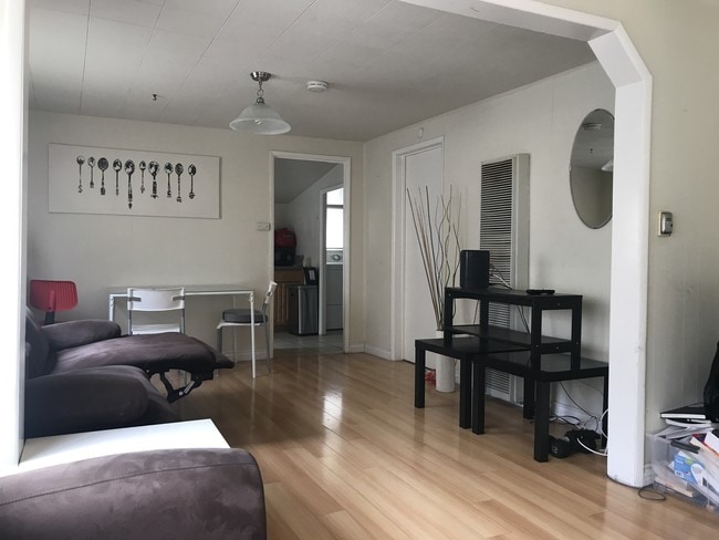 Building Photo - Quadruplex