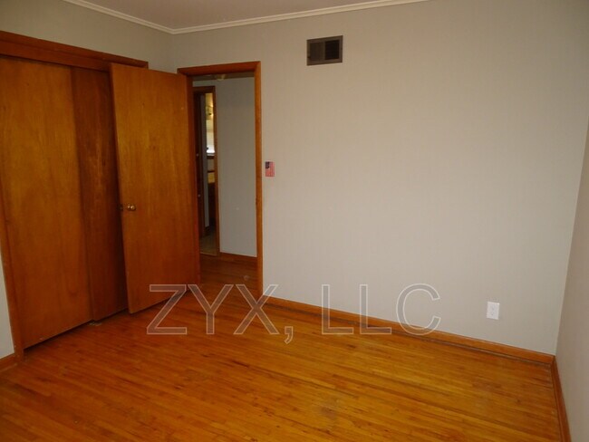 Building Photo - 4829 S Lawton Ave