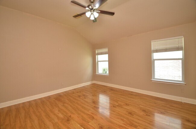 Building Photo - 4510 Regal Dr