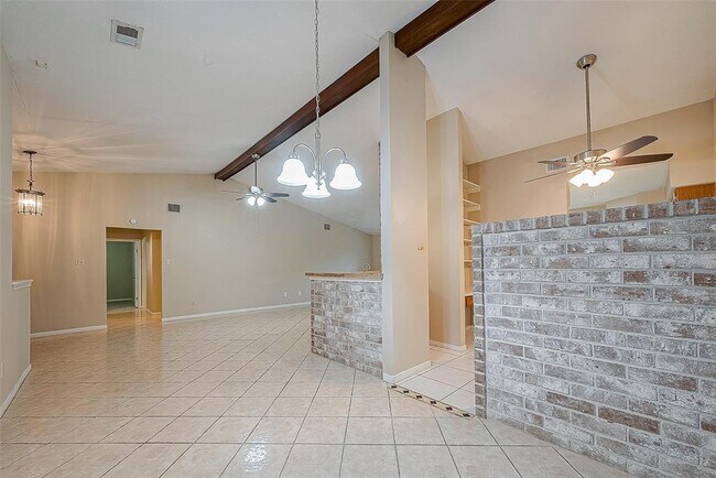 Building Photo - 6115 Fuller St