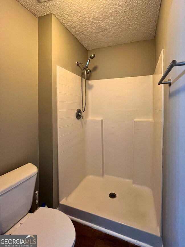 Building Photo - 230 Pine Bluff Dr