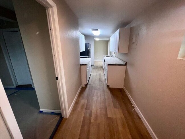 Building Photo - Remodeled 4 Bedroom 2 Bath Home Minutes from Sanford international Airport!