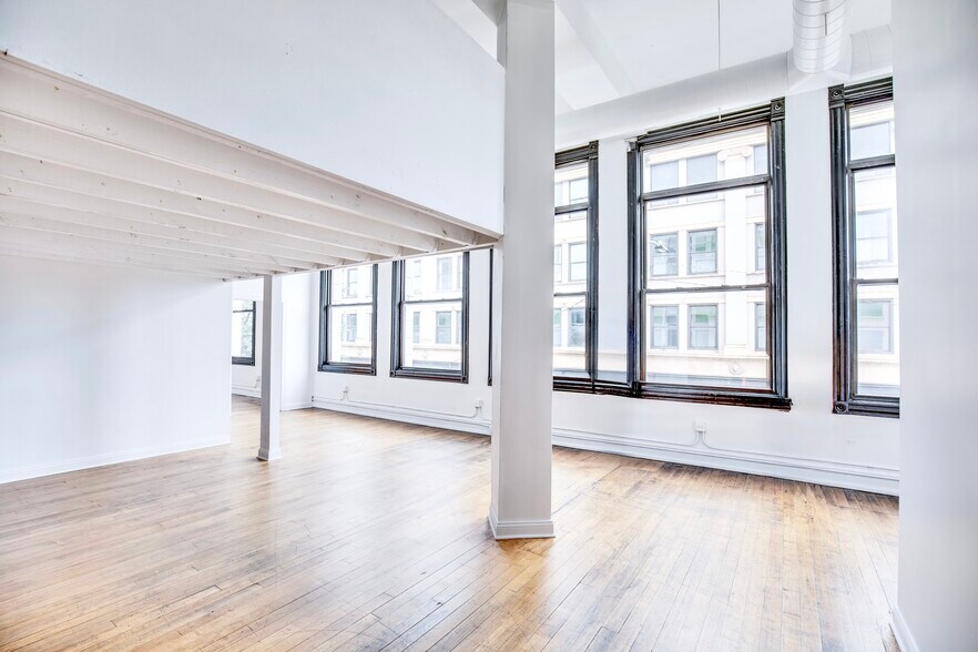 Building Photo - 1278 N Milwaukee Ave